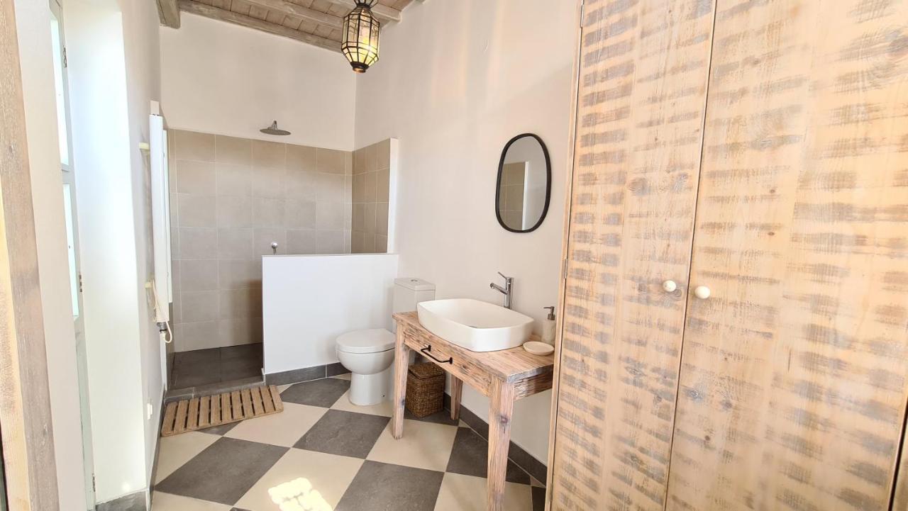 Townhouse Christos *